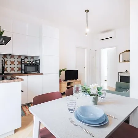 Lägenhet Easylife - With Balcony Near Navigli *