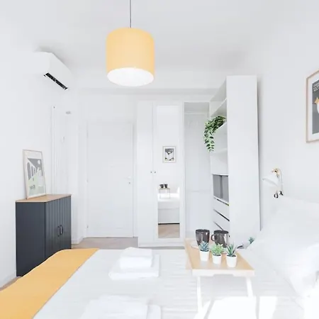 Easylife - With Balcony Near Navigli Milán