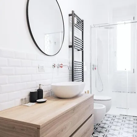 Easylife - With Balcony Near Navigli * Milán